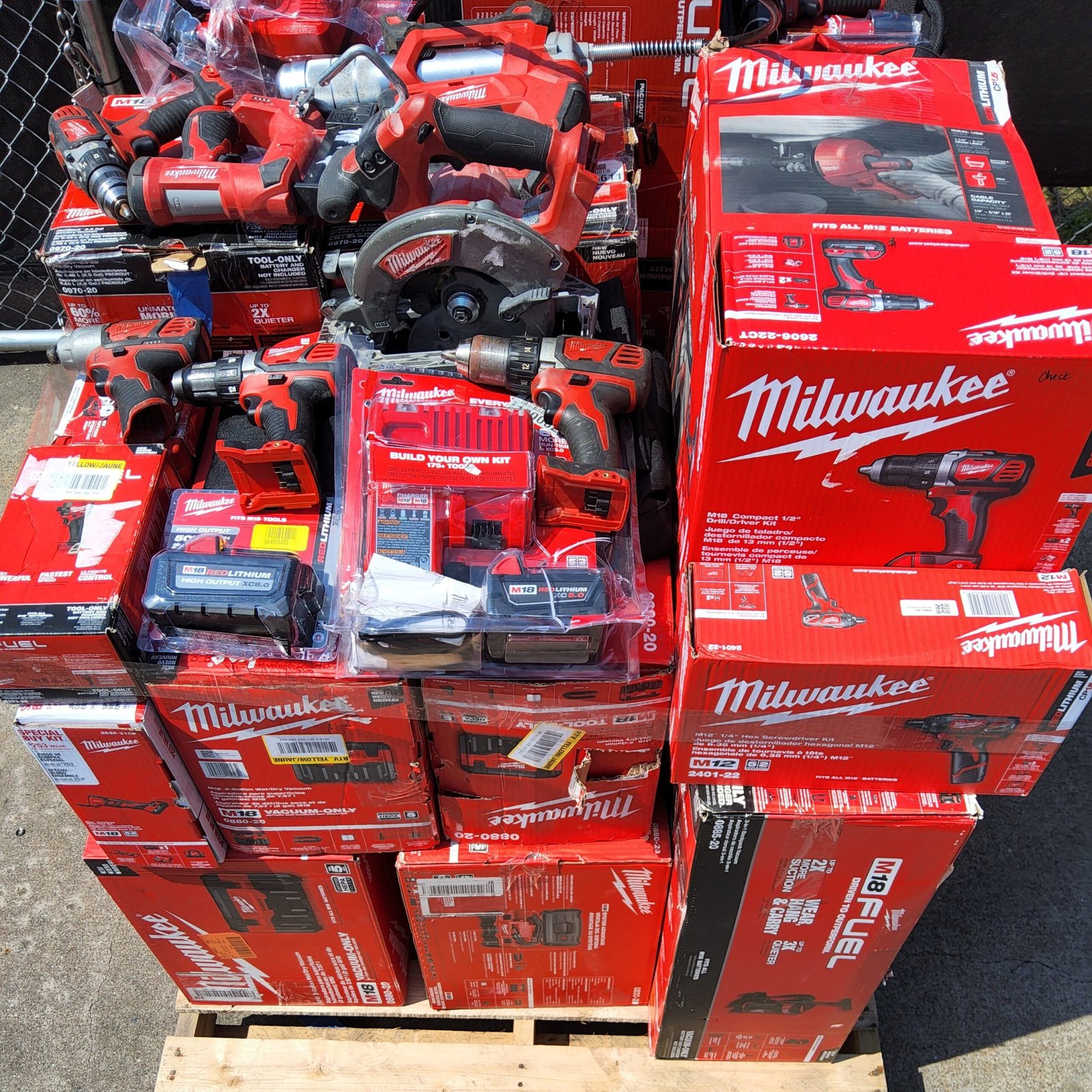 milwaukee power tool pallets
