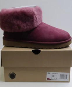 uggs boots​
