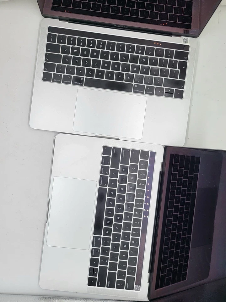 apple laptop